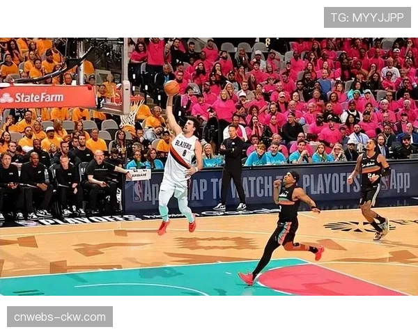 阿夫迪亚41+12+7率队晋级：开拓者核心狂砍数据率队5年首进季后赛